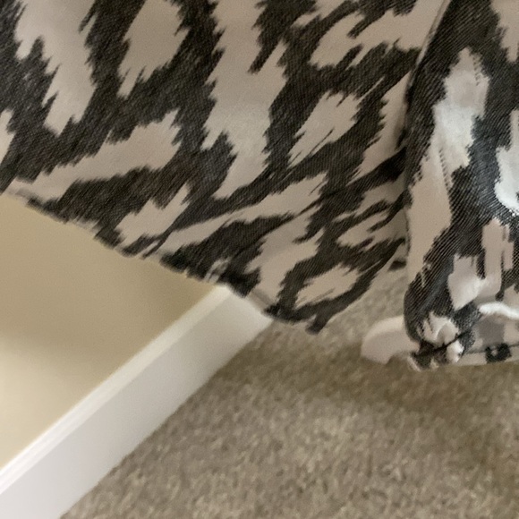 J.Crew Black and White Graphic Cap Sleeve Shorts Jumper. Size XS. With Pockets. - Picture 6 of 16